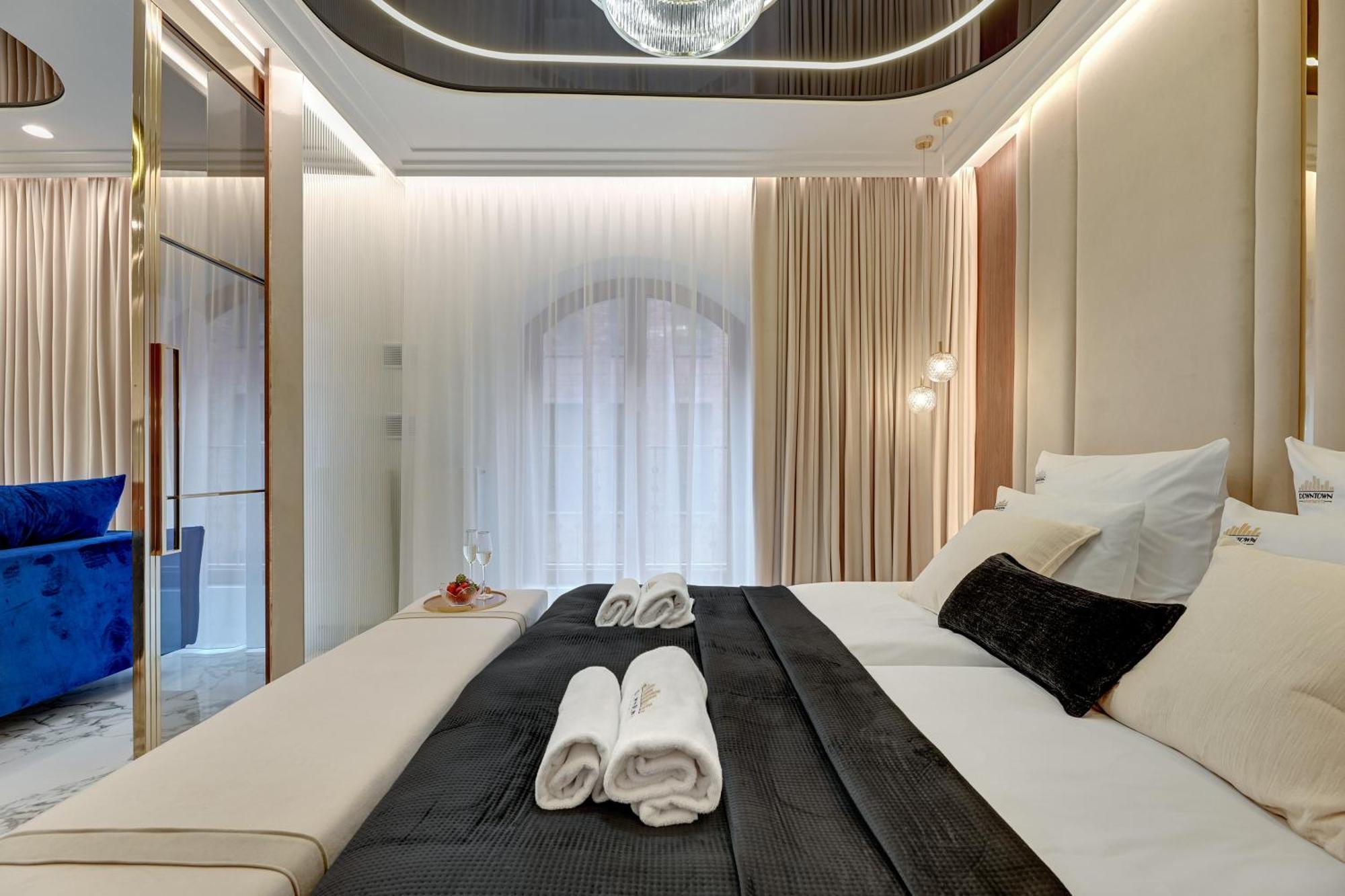 High Granaria Champagne & Marble By Downtown Apartment *